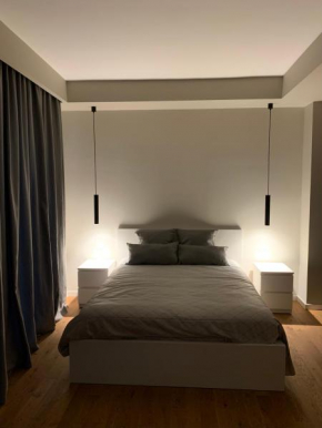 Sweet Home De Rossi, Bari